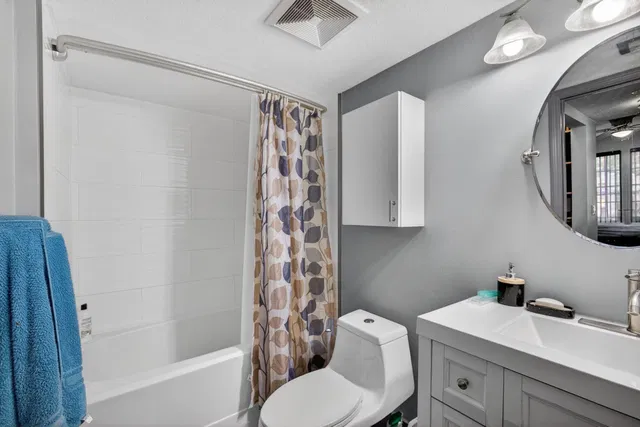 Unit 105 photo 29