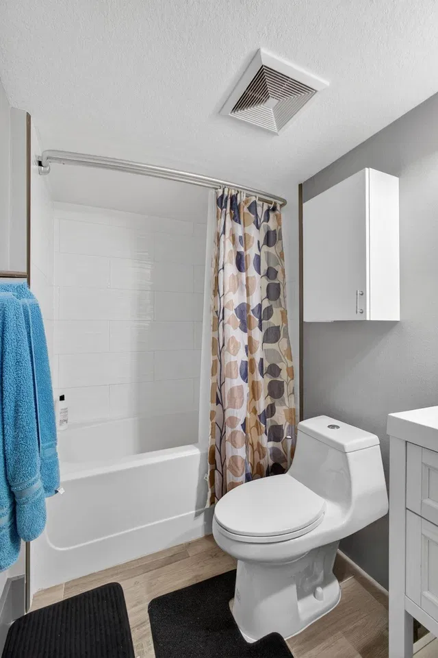 Unit 105 photo 30