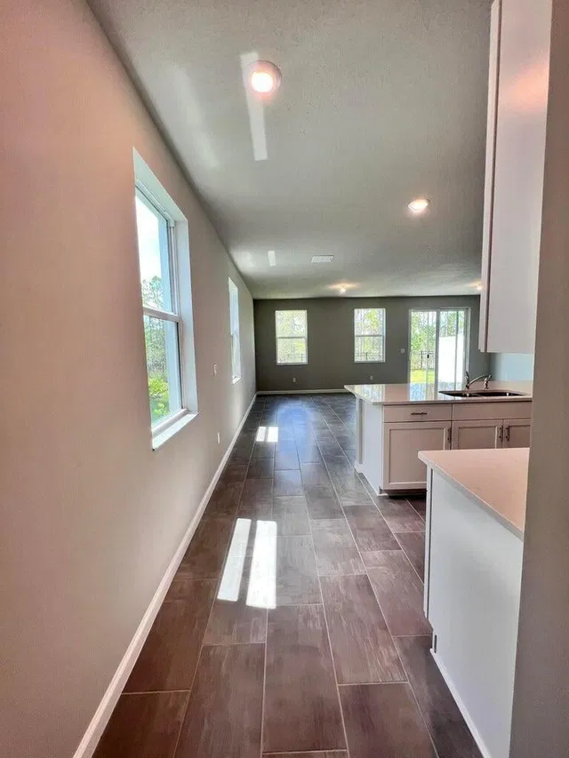 Residence photo 4
