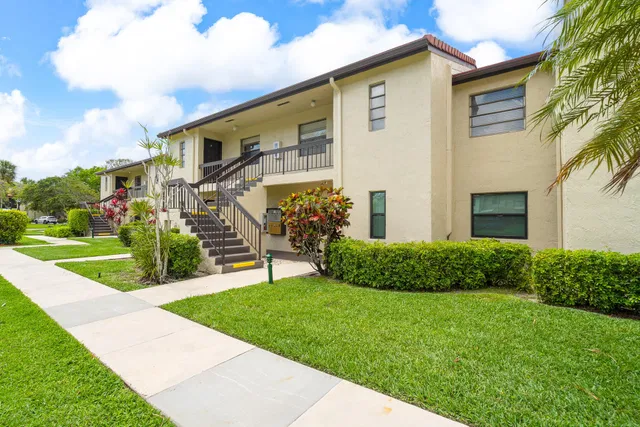 Boca Lago Country Club Homes Unit H photo 5