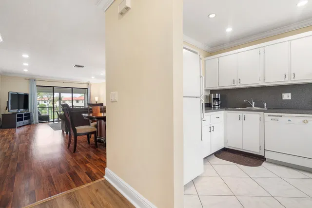 Boca Lago Country Club Homes Unit H photo 12