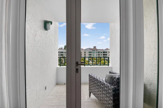 Mizner Court Unit Ph 7 photo 32