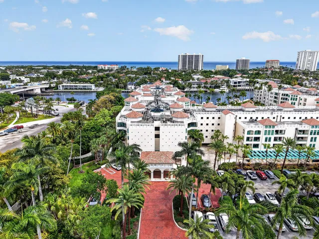 Mizner Court Unit Ph 7 photo 37