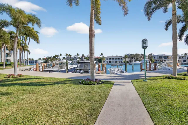 Mizner Court Unit Ph 7 photo 38