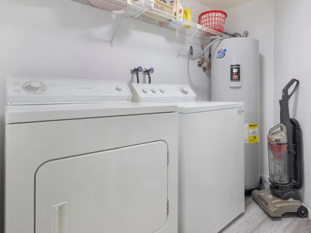 Unit 402 photo 10