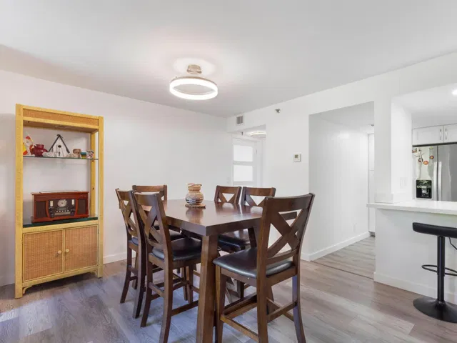 Unit 402 photo 15