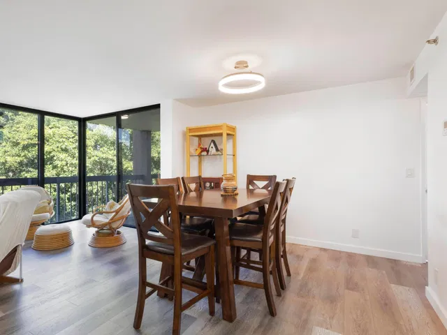 Unit 402 photo 17