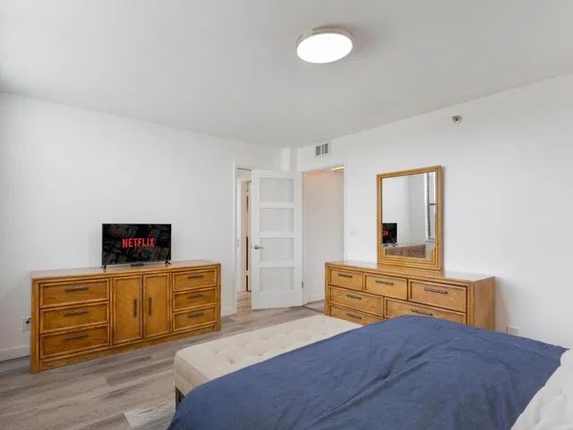 Unit 402 photo 27