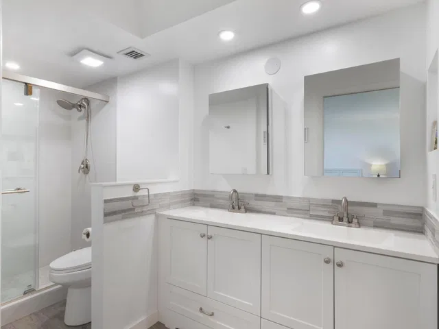 Unit 402 photo 28