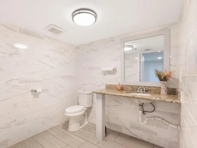 Unit 402 photo 35