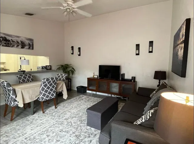 Residence photo 4