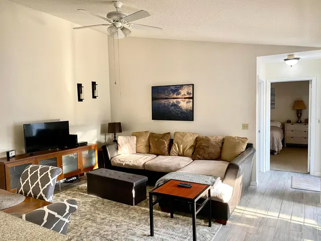 Residence photo 5