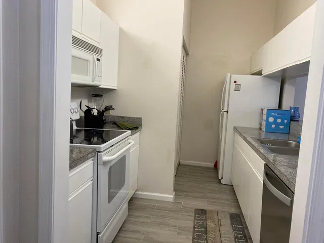 Residence photo 6