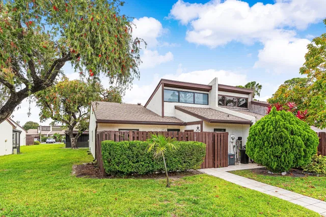Residence photo 2