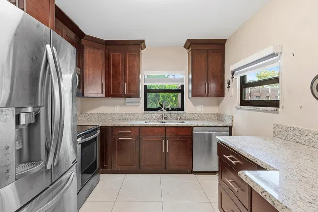 Residence photo 5