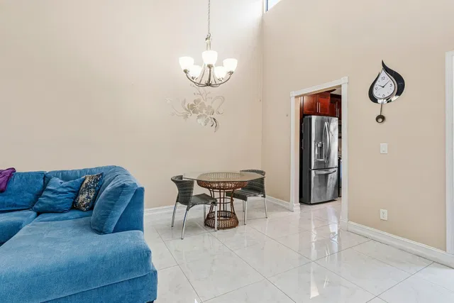 Residence photo 11