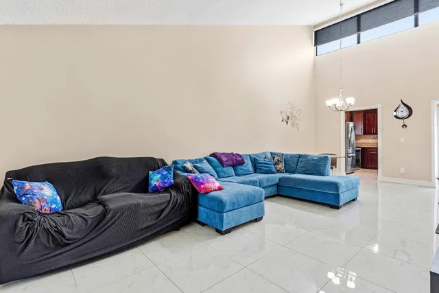 Residence photo 12