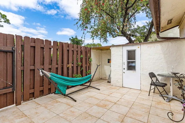 Residence photo 23