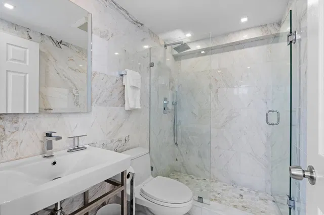 Unit 3020 photo 6