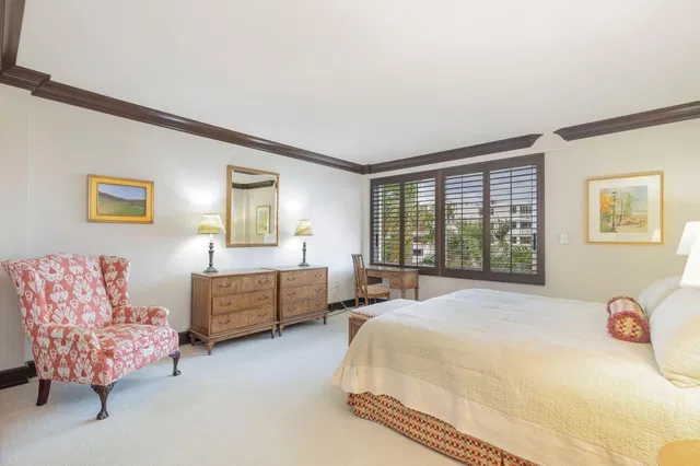 Unit 409 photo 16