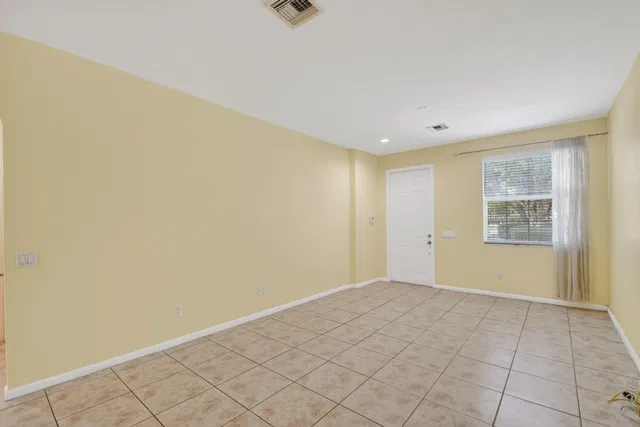 Residence photo 4