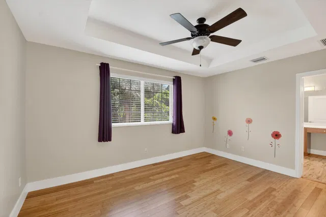 Residence photo 17