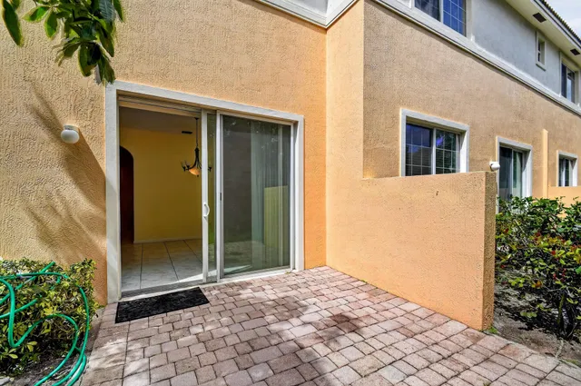 Residence photo 30
