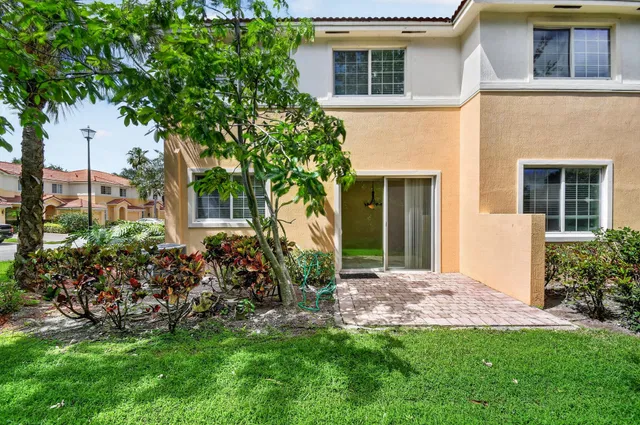 Residence photo 33