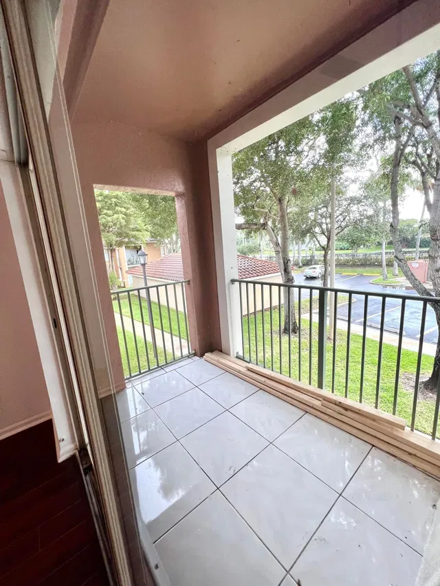 Unit 205 photo 7