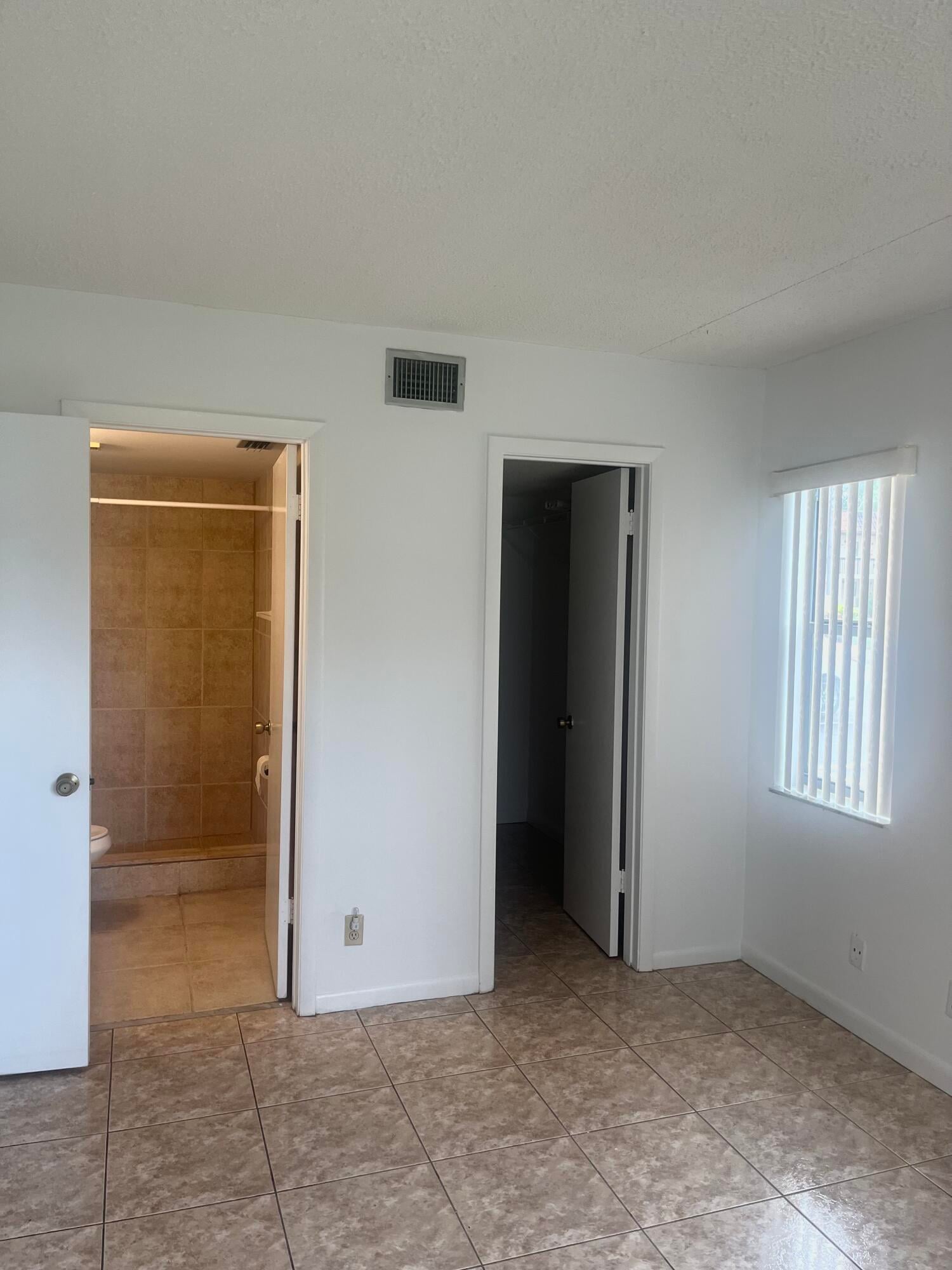 Unit 101 photo 6
