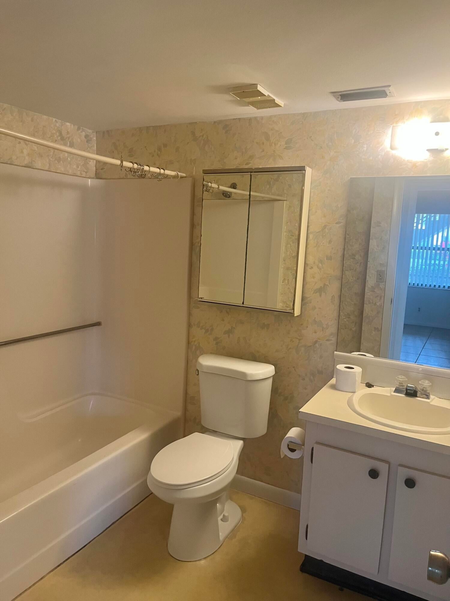 Unit 101 photo 12
