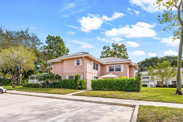 Residence photo 45