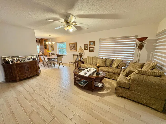 Residence photo 6