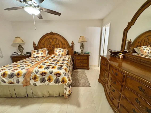 Residence photo 18