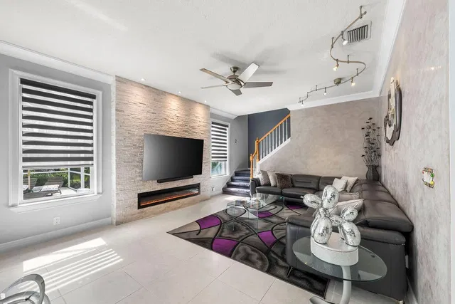 Residence photo 19