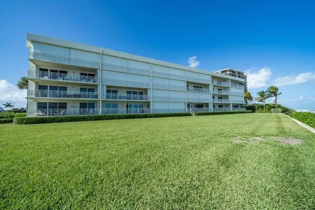 Unit 305 photo 25