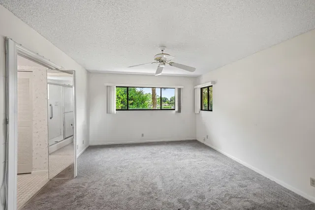 Unit 219 photo 10