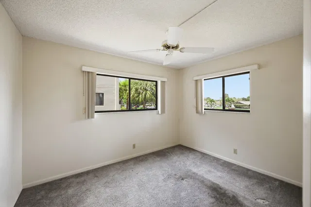 Unit 219 photo 14