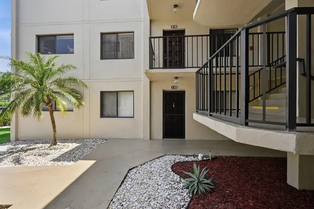Unit 219 photo 18