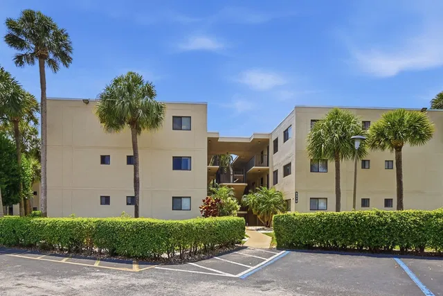 Unit 219 photo 21