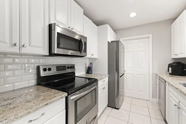 Residence photo 3