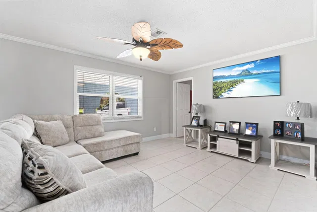 Residence photo 4