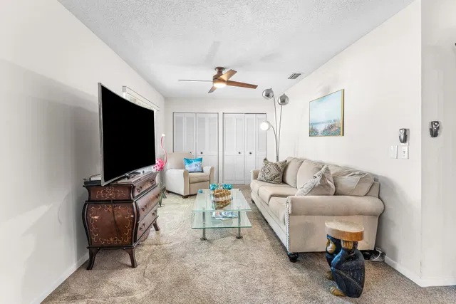 Residence photo 5
