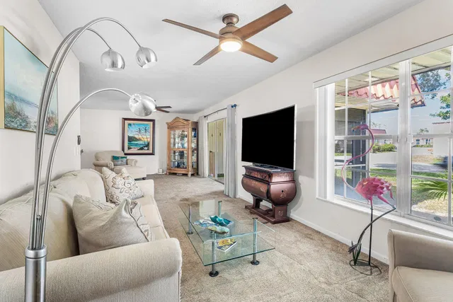 Residence photo 6