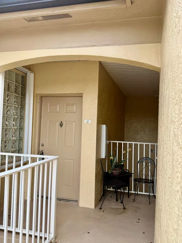 Unit 421 photo 2