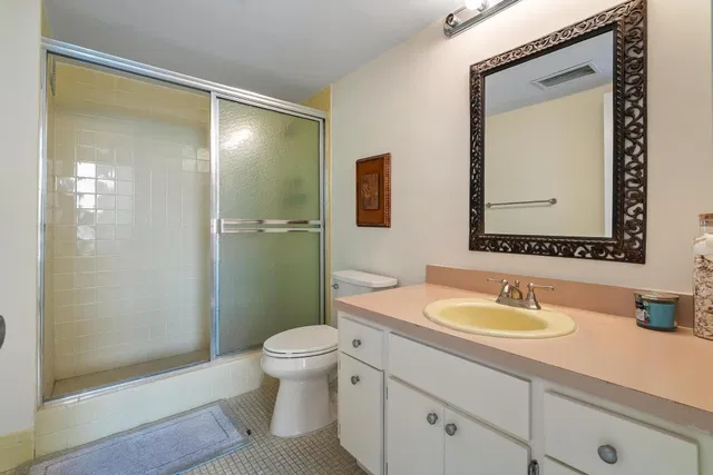  Unit 612 photo 24
