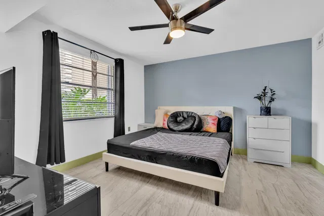 Unit 106 photo 10