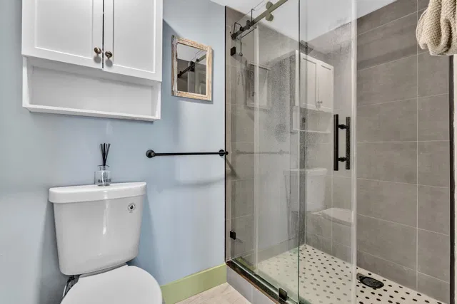 Unit 106 photo 14