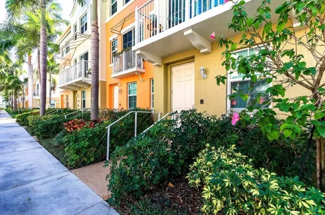 Residence photo 3