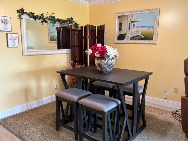 Unit 202 photo 5